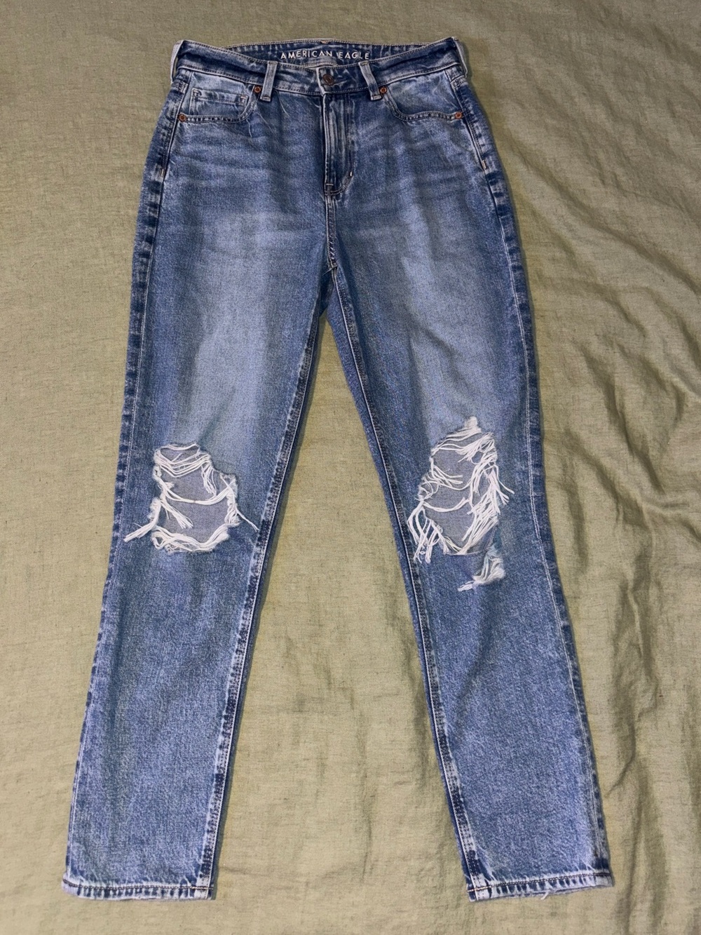 American eagle ripped mom jeans